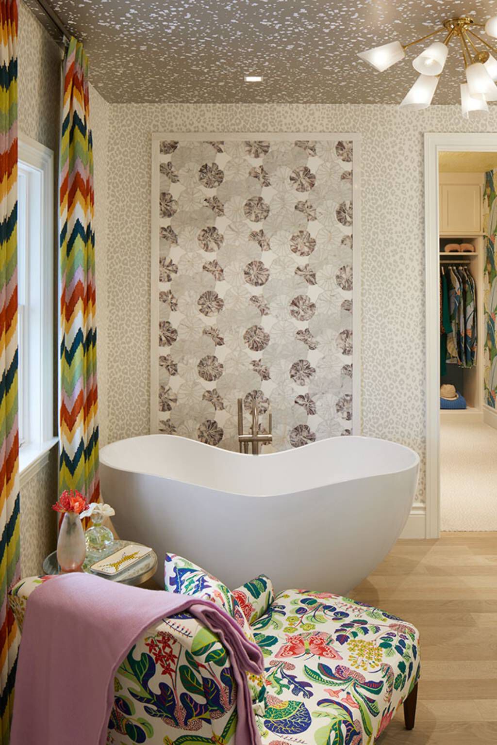 Tina freestanding línea Abrazo en blanco,,hi-res image number null