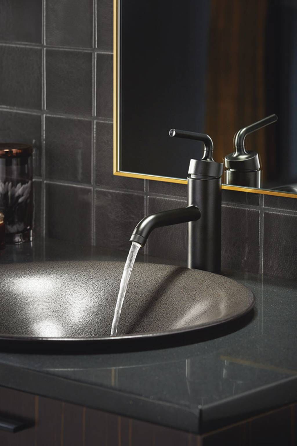 Llave monomando baja para lavabo línea Purist en negro mate,,hi-res image number null